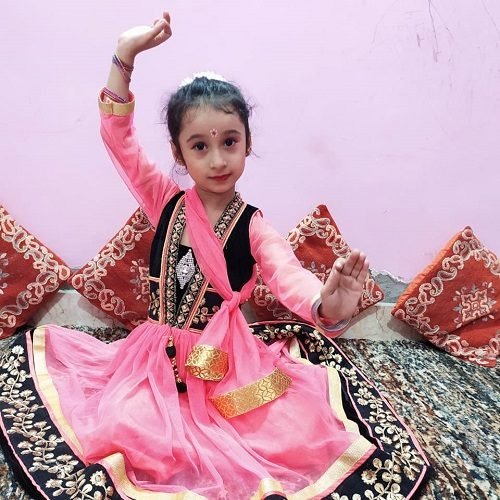 Aarohi Nahil CTCS Family)img